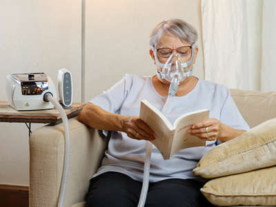 COPD-Patientin wird zu Hause nicht-invasiv beatmet